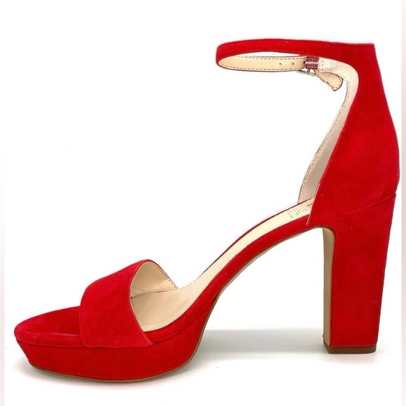 FINAL PRICE💚👠EUC Vince Camuto Women's Tan and Sathina Red Suede Heels size 6 - Picture 2 of 13